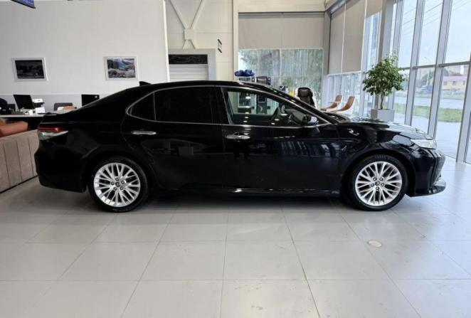 Toyota Camry VII (XV50) Рестайлинг 2 с пробегом 2018 года, цена 2 850 000 рублей, 103500 км, седан, Автокод Объявления