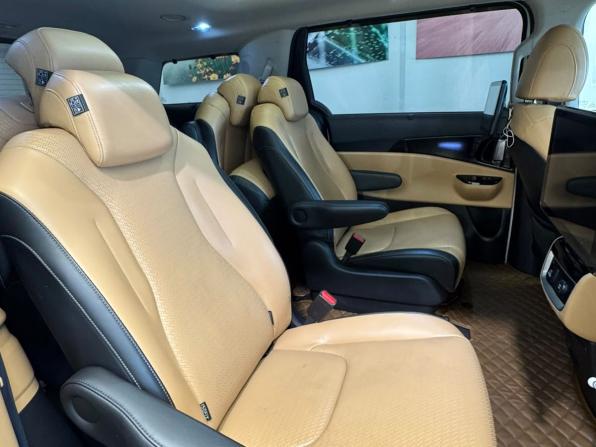 Kia Carnival IV с пробегом 2020 года, цена 3 700 000 рублей, 120000 км, минивэн, Автокод Объявления