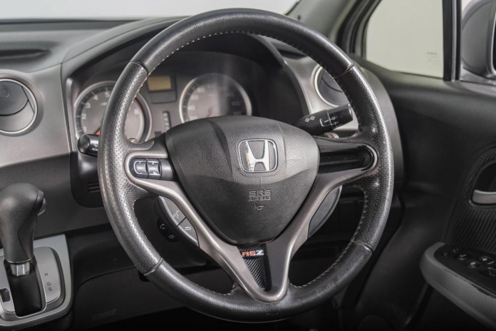 Honda Stream II Рестайлинг Томск  - изображение 13