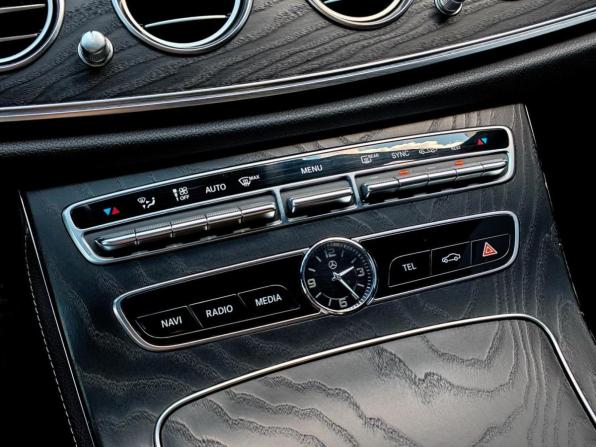 Mercedes-Benz E-Класс V (W213 S213 C238) с пробегом 2019 года, цена 3 448 070 рублей, 65444 км, седан, Автокод Объявления