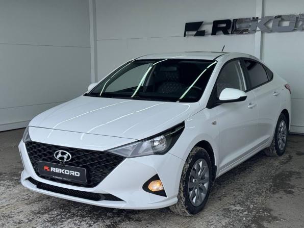 Hyundai Solaris II Рестайлинг с пробегом 2022 года, цена 1 699 000 рублей, 109620 км, седан, Автокод Объявления