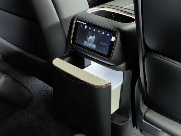 Lynk &amp; Co 900 с пробегом 2025 года, цена 9 500 000 рублей, 146 км, внедорожник, Автокод Объявления