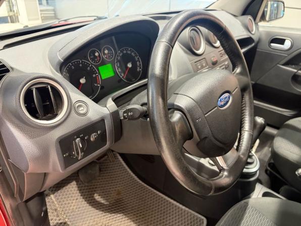 Ford Fiesta Mk5 с пробегом 2006 года, цена 350 000 рублей, 173240 км, хэтчбек, Автокод Объявления