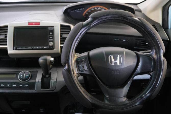 Honda Freed I с пробегом 2010 года, цена 1 199 000 рублей, 203000 км, компактвэн, Автокод Объявления