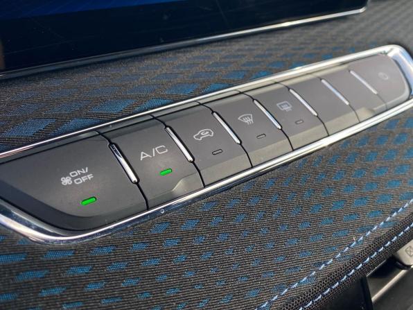 Haval Jolion I Рестайлинг с пробегом 2024 года, цена 1 705 000 рублей, 30900 км, внедорожник, Автокод Объявления