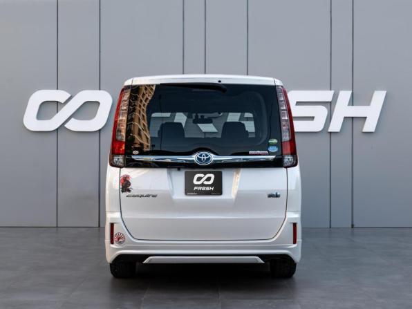 Toyota Esquire I с пробегом 2015 года, цена 2 240 000 рублей, 145707 км, минивэн, Автокод Объявления