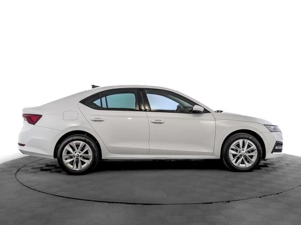 Skoda Octavia IV (A8) с пробегом 2020 года, цена 2 100 000 рублей, 108915 км, лифтбек, Автокод Объявления
