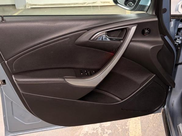 Opel Astra J с пробегом 2012 года, цена 530 000 рублей, 241143 км, хэтчбек, Автокод Объявления