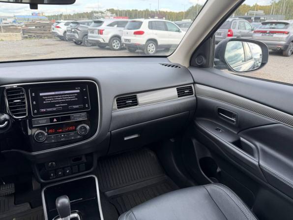 Mitsubishi Outlander III Рестайлинг 3 с пробегом 2019 года, цена 2 365 000 рублей, 60000 км, внедорожник, Автокод Объявления