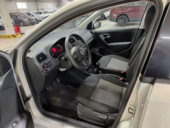 Volkswagen Polo V с пробегом 2013 года, цена 500 000 рублей, 290916 км, седан, Автокод Объявления