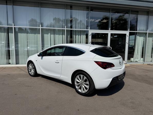 Opel Astra J Рестайлинг с пробегом 2014 года, цена 945 000 рублей, 153678 км, хэтчбек, Автокод Объявления