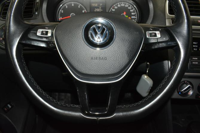 Volkswagen Polo V Рестайлинг с пробегом 2020 года, цена 1 379 000 рублей, 105000 км, седан, Автокод Объявления