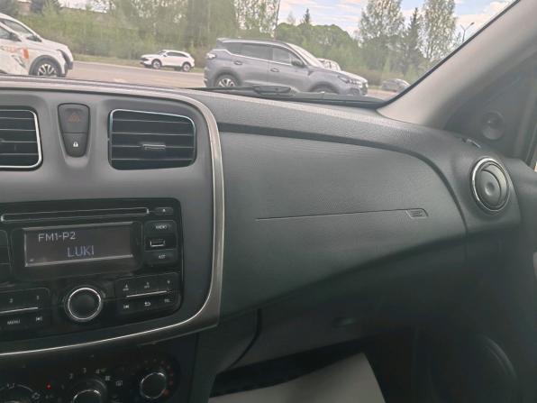 Renault Logan II с пробегом 2016 года, цена 910 000 рублей, 47940 км, седан, Автокод Объявления