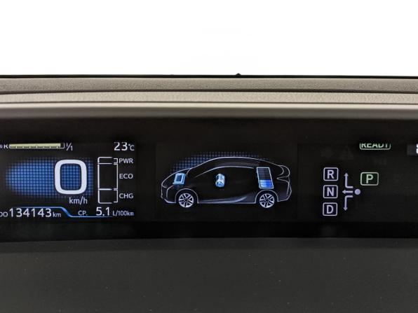 Toyota Prius IV (XW50) с пробегом 2017 года, цена 1 930 000 рублей, 134141 км, лифтбек, Автокод Объявления