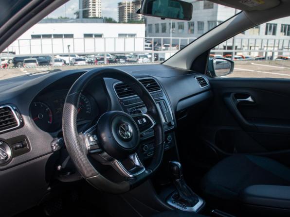 Volkswagen Polo V Рестайлинг с пробегом 2019 года, цена 818 000 рублей, 203939 км, седан, Автокод Объявления