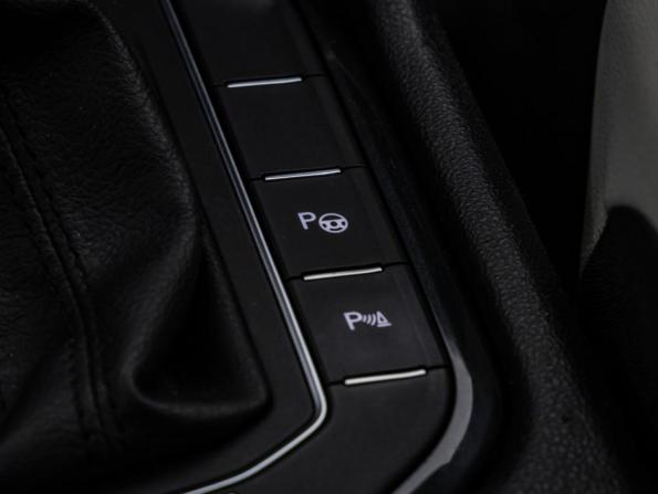 Volkswagen Tiguan II с пробегом 2018 года, цена 2 099 000 рублей, 223643 км, внедорожник, Автокод Объявления