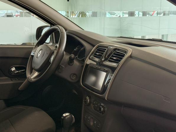 Renault Sandero II с пробегом 2015 года, цена 1 177 000 рублей, 83664 км, хэтчбек, Автокод Объявления