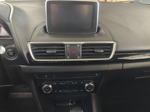 Mazda 3 III (BM) с пробегом 2015 года, цена 997 000 рублей, 271362 км, седан, Автокод Объявления