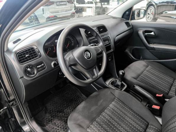 Volkswagen Polo V Рестайлинг с пробегом 2017 года, цена 1 099 000 рублей, 76874 км, седан, Автокод Объявления