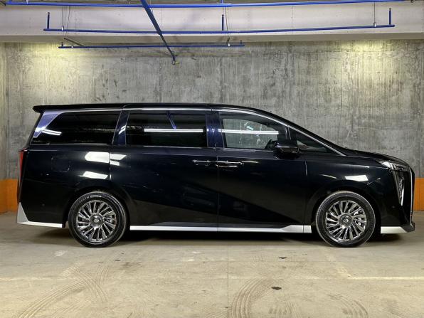 GAC M8 с пробегом 2024 года, цена 4 999 000 рублей, 26630 км, минивэн, Автокод Объявления