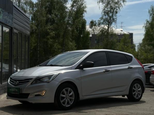 Hyundai Solaris I Рестайлинг с пробегом 2015 года, цена 899 000 рублей, 90000 км, хэтчбек, Автокод Объявления