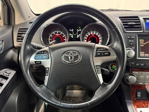Toyota Highlander II (XU40) Рестайлинг с пробегом 2010 года, цена 2 250 000 рублей, 211876 км, внедорожник, Автокод Объявления