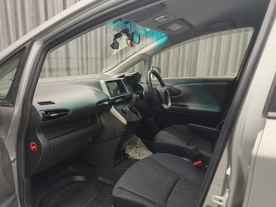 Toyota Wish II Красноярск  - изображение 12
