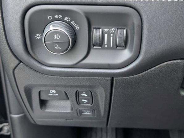 Ram 1500 V Рестайлинг с пробегом 2026 года, цена 10 990 000 рублей, 33 км, offers.body_type.unknown, Автокод Объявления