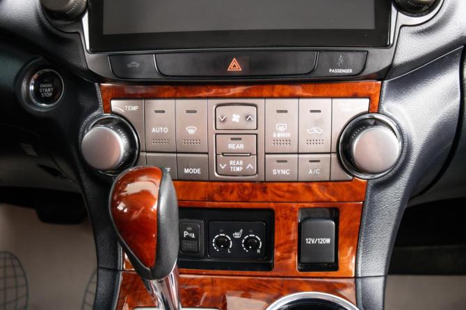 Toyota Highlander II (XU40) Рестайлинг с пробегом 2011 года, цена 1 899 000 рублей, 249156 км, внедорожник, Автокод Объявления