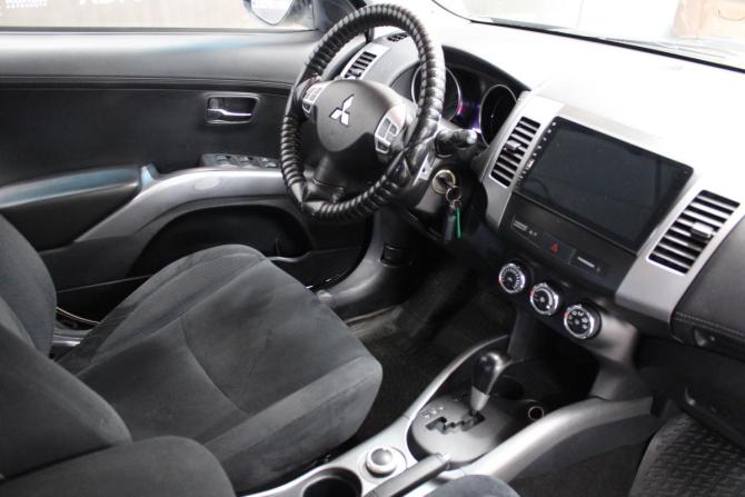 Mitsubishi Outlander II Рестайлинг с пробегом 2012 года, цена 1 283 000 рублей, 210000 км, внедорожник, Автокод Объявления