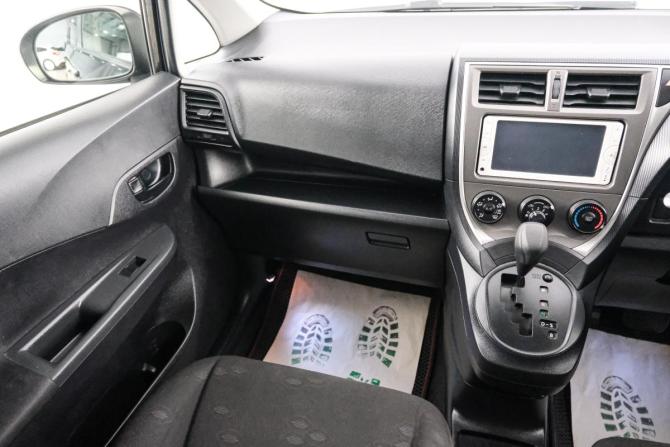 Toyota Ractis II с пробегом 2012 года, цена 949 000 рублей, 160850 км, хэтчбек, Автокод Объявления