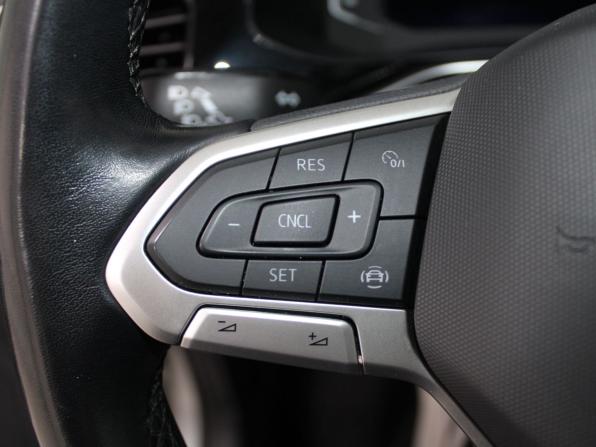 Volkswagen Polo VI с пробегом 2021 года, цена 1 799 900 рублей, 105200 км, лифтбек, Автокод Объявления