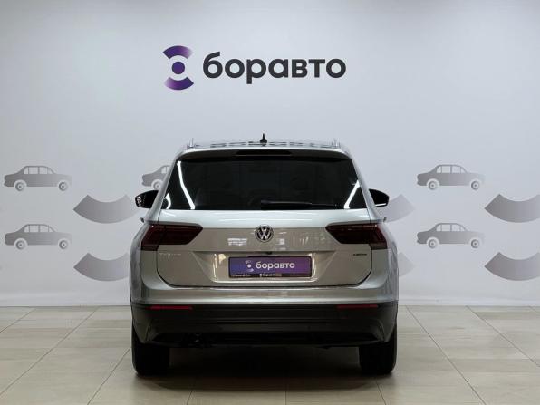 Volkswagen Tiguan II с пробегом 2018 года, цена 2 180 000 рублей, 153882 км, внедорожник, Автокод Объявления