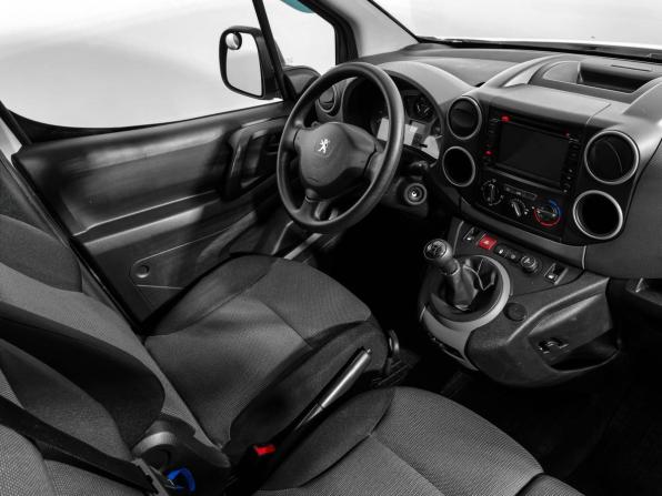 Peugeot Partner II Рестайлинг 2 с пробегом 2017 года, цена 1 550 000 рублей, 57717 км, фургон, Автокод Объявления