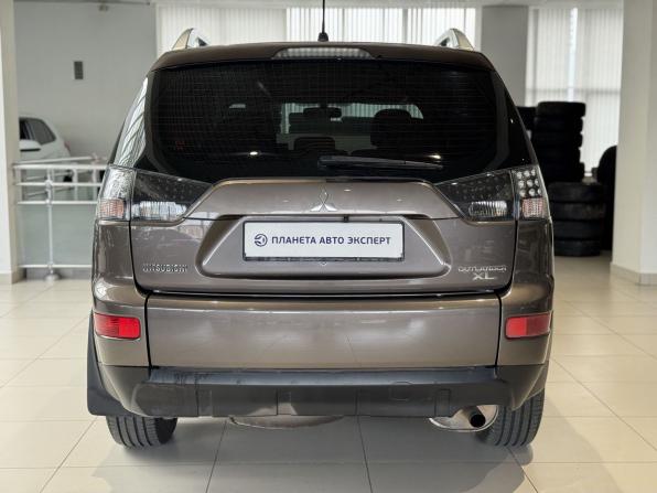 Mitsubishi Outlander II Рестайлинг с пробегом 2009 года, цена 940 000 рублей, 226254 км, внедорожник, Автокод Объявления