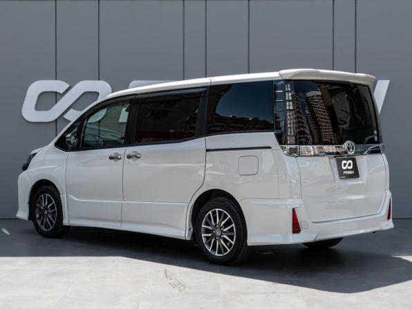Toyota Voxy III (R80) с пробегом 2017 года, цена 2 180 000 рублей, 113405 км, минивэн, Автокод Объявления