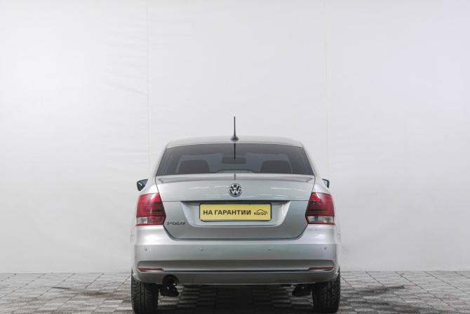 Volkswagen Polo V Рестайлинг с пробегом 2018 года, цена 949 000 рублей, 41700 км, седан, Автокод Объявления