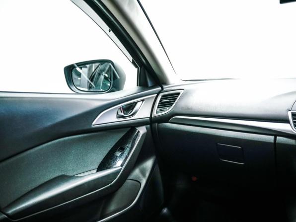 Mazda Axela III Рестайлинг с пробегом 2019 года, цена 1 550 000 рублей, 99293 км, хэтчбек, Автокод Объявления