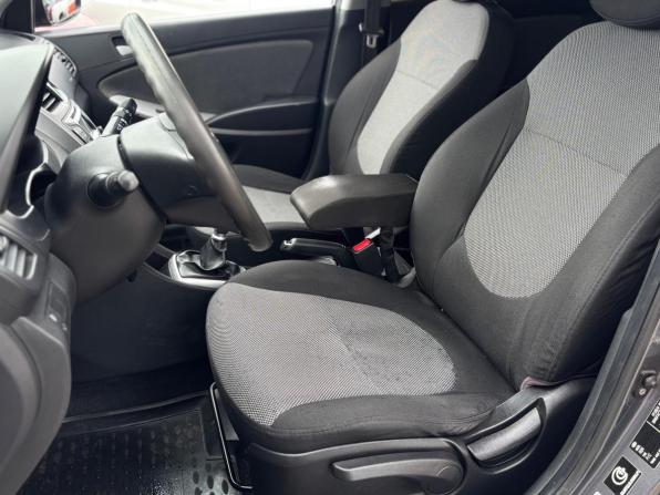 Hyundai Solaris I с пробегом 2012 года, цена 650 000 рублей, 180403 км, хэтчбек, Автокод Объявления