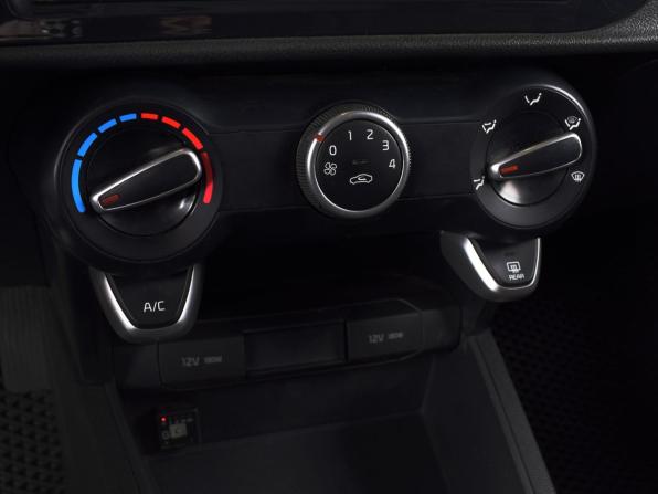 Kia Rio IV Рестайлинг с пробегом 2021 года, цена 999 995 рублей, 206159 км, седан, Автокод Объявления