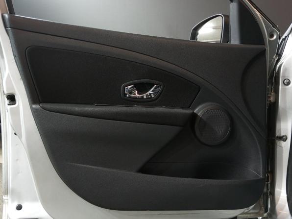 Renault Fluence I Рестайлинг с пробегом 2014 года, цена 699 000 рублей, 231536 км, седан, Автокод Объявления