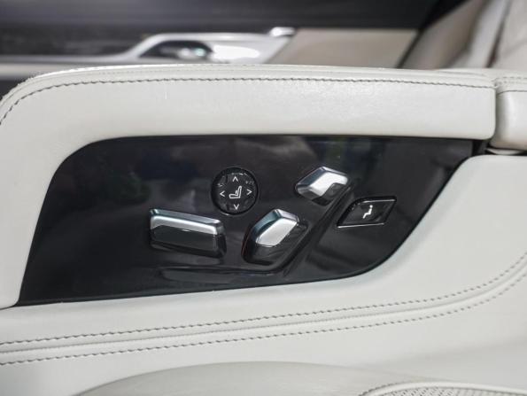 BMW 7 серии VI (G11/G12) с пробегом 2016 года, цена 3 199 000 рублей, 203753 км, седан, Автокод Объявления