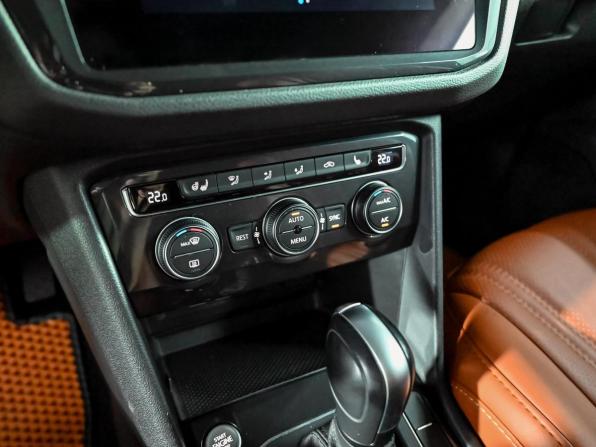 Volkswagen Tiguan II с пробегом 2020 года, цена 2 950 000 рублей, 83740 км, внедорожник, Автокод Объявления