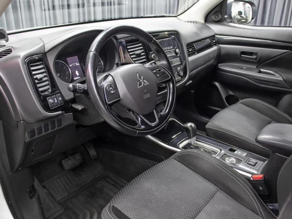 Mitsubishi Outlander III Рестайлинг 3 с пробегом 2019 года, цена 1 598 000 рублей, 252241 км, внедорожник, Автокод Объявления