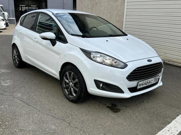Ford Fiesta Mk6 Рестайлинг с пробегом 2018 года, цена 960 000 рублей, 90700 км, хэтчбек, Автокод Объявления
