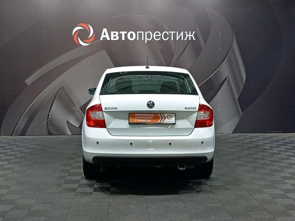 Skoda Rapid I с пробегом 2016 года, цена 850 000 рублей, 208523 км, лифтбек, Автокод Объявления