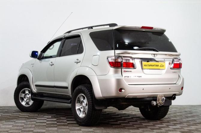 Toyota Fortuner I Рестайлинг с пробегом 2010 года, цена 2 619 000 рублей, 165000 км, внедорожник, Автокод Объявления
