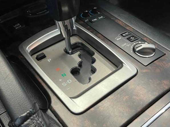 Toyota Land Cruiser 200 Series Рестайлинг 1 с пробегом 2014 года, цена 3 350 000 рублей, 286000 км, внедорожник, Автокод Объявления