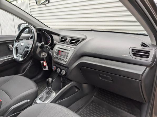 Kia Rio III Рестайлинг с пробегом 2017 года, цена 1 300 000 рублей, 76000 км, седан, Автокод Объявления