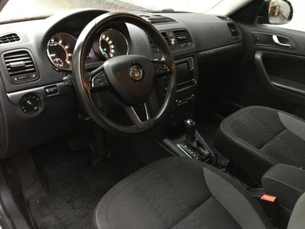 Skoda Yeti I Рестайлинг с пробегом 2017 года, цена 1 489 000 рублей, 61021 км, внедорожник, Автокод Объявления